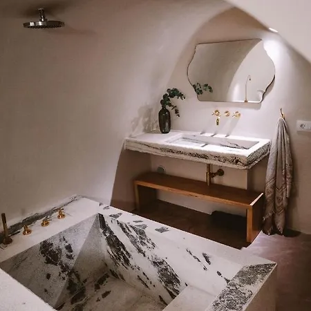 Alojamento de Acomodação e Pequeno-almoço Spitia Santorini Collection 2*